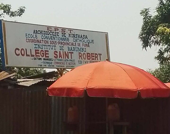Kinshasa : une toiture de balcon s’effondre sur des élèves au collège Saint-Robert